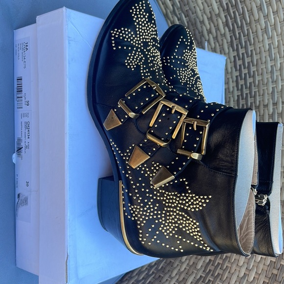 Chloe short boots in black gold - Picture 4 of 9